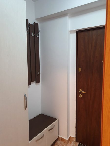 Trapezului, Titan, 1 Decembrie