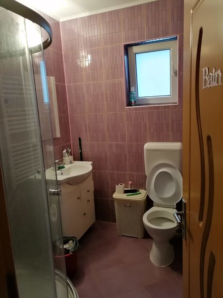 Trapezului, Titan, 1 Decembrie